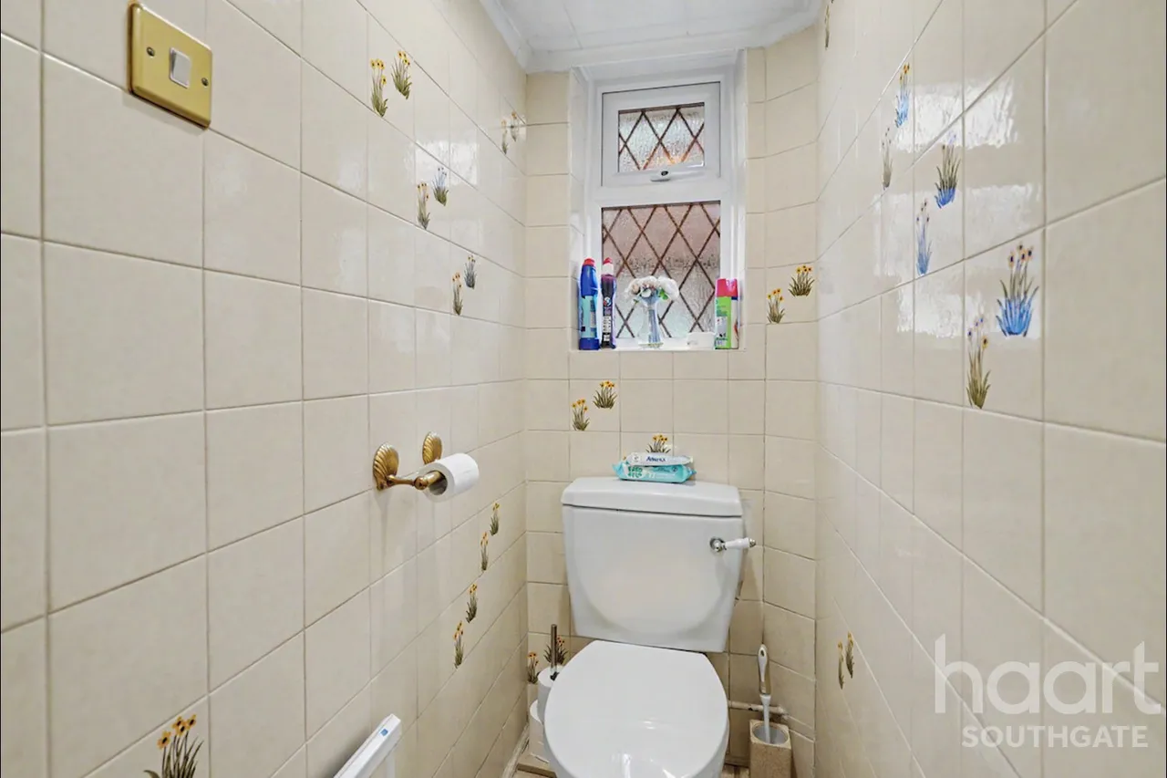 Chase Road, London, N14, photo 44