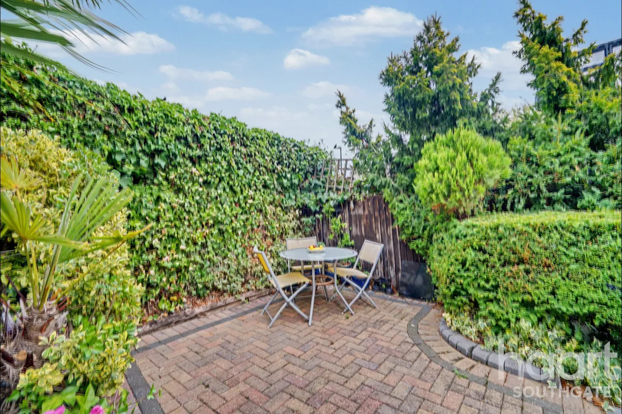 Chase Road, London, N14, photo 30