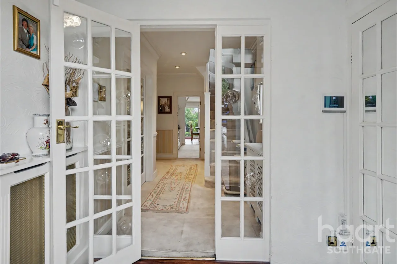 Chase Road, London, N14, photo 7