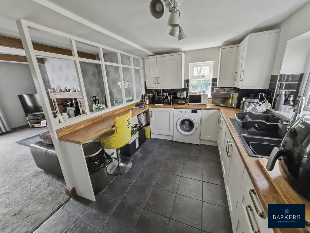 Shetcliffe Lane, Bradford BD4 6DB, photo 6