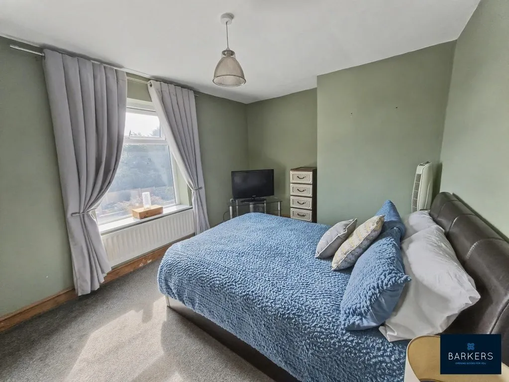 Shetcliffe Lane, Bradford BD4 6DB, photo 7