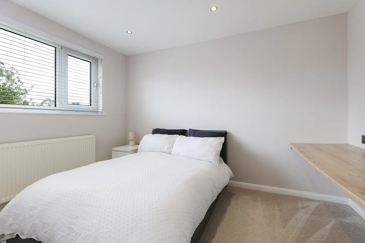 Poynes Road, Horley, RH6, photo 9