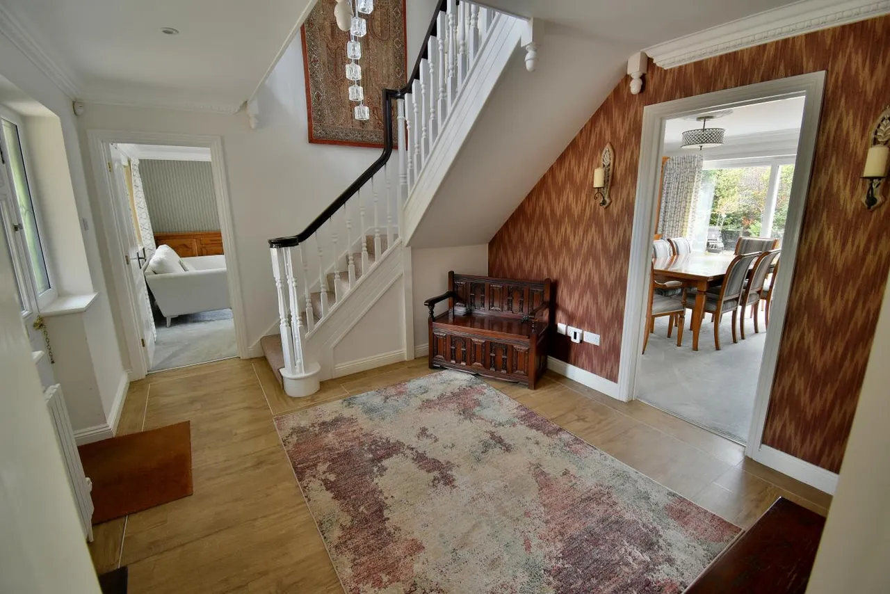 Pinewood Road, BH22, photo 3
