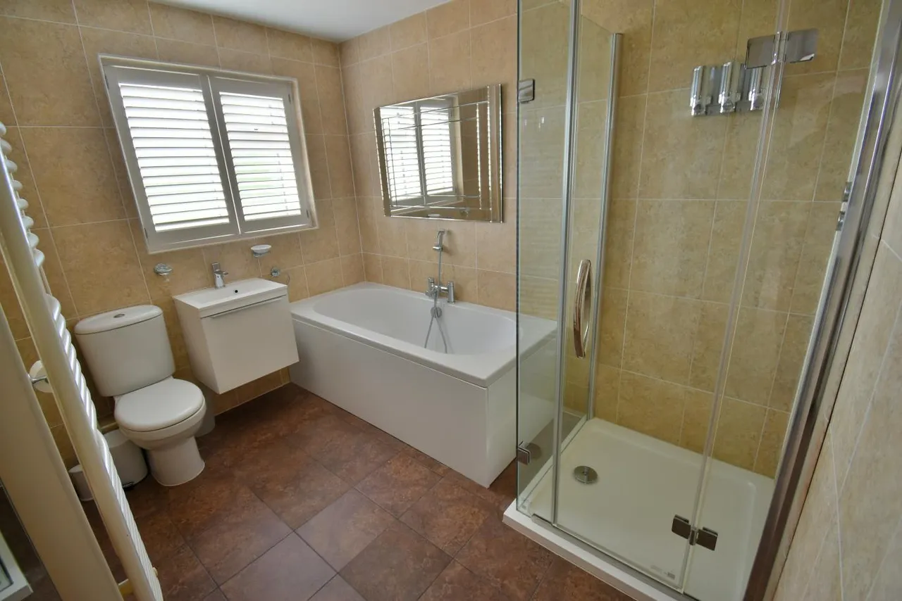 Pinewood Road, BH22, photo 19