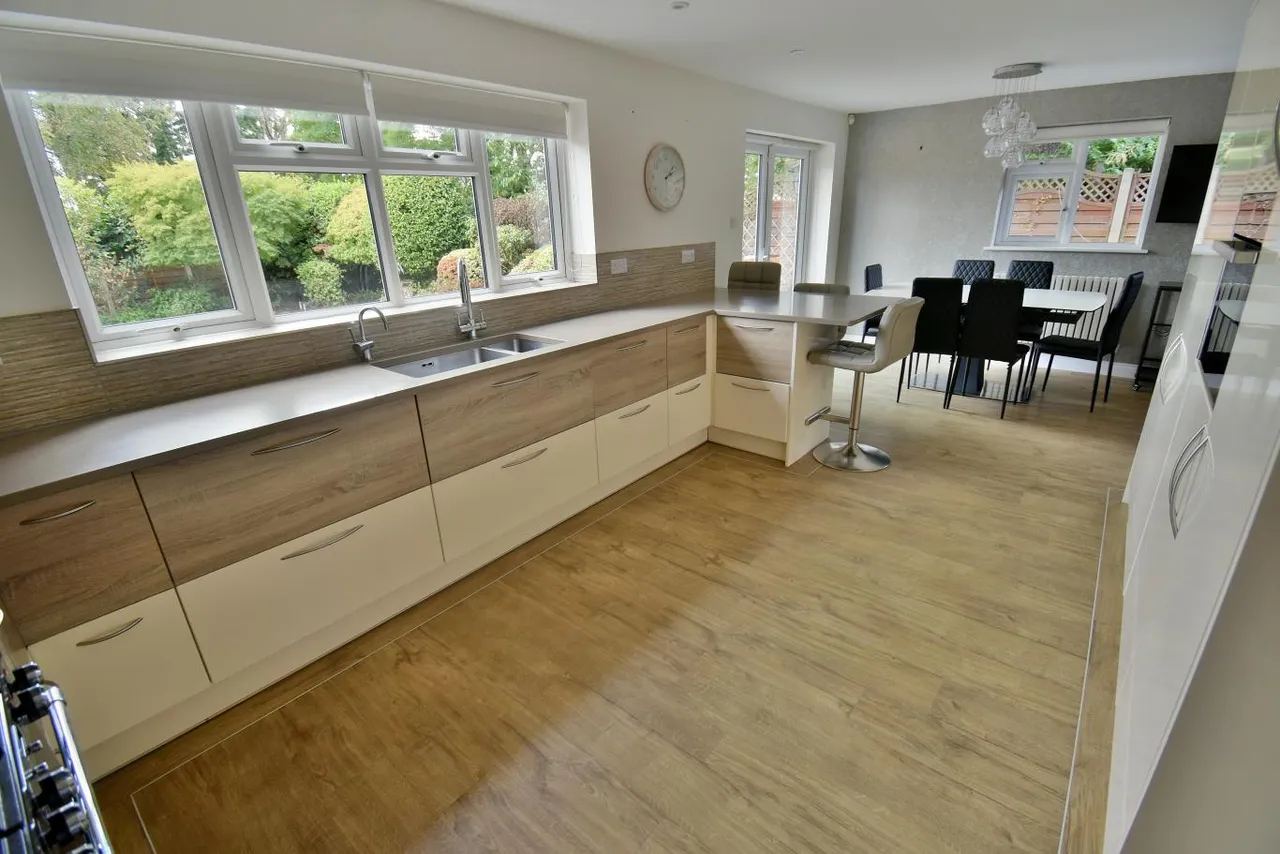 Pinewood Road, BH22, photo 5