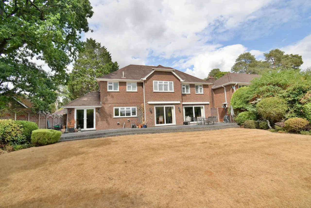 Pinewood Road, BH22, photo 21