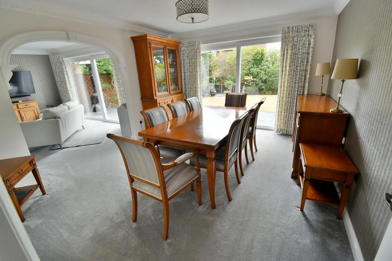 Pinewood Road, BH22, photo 9