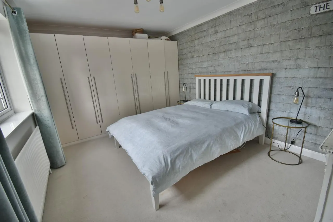Pinewood Road, BH22, photo 18