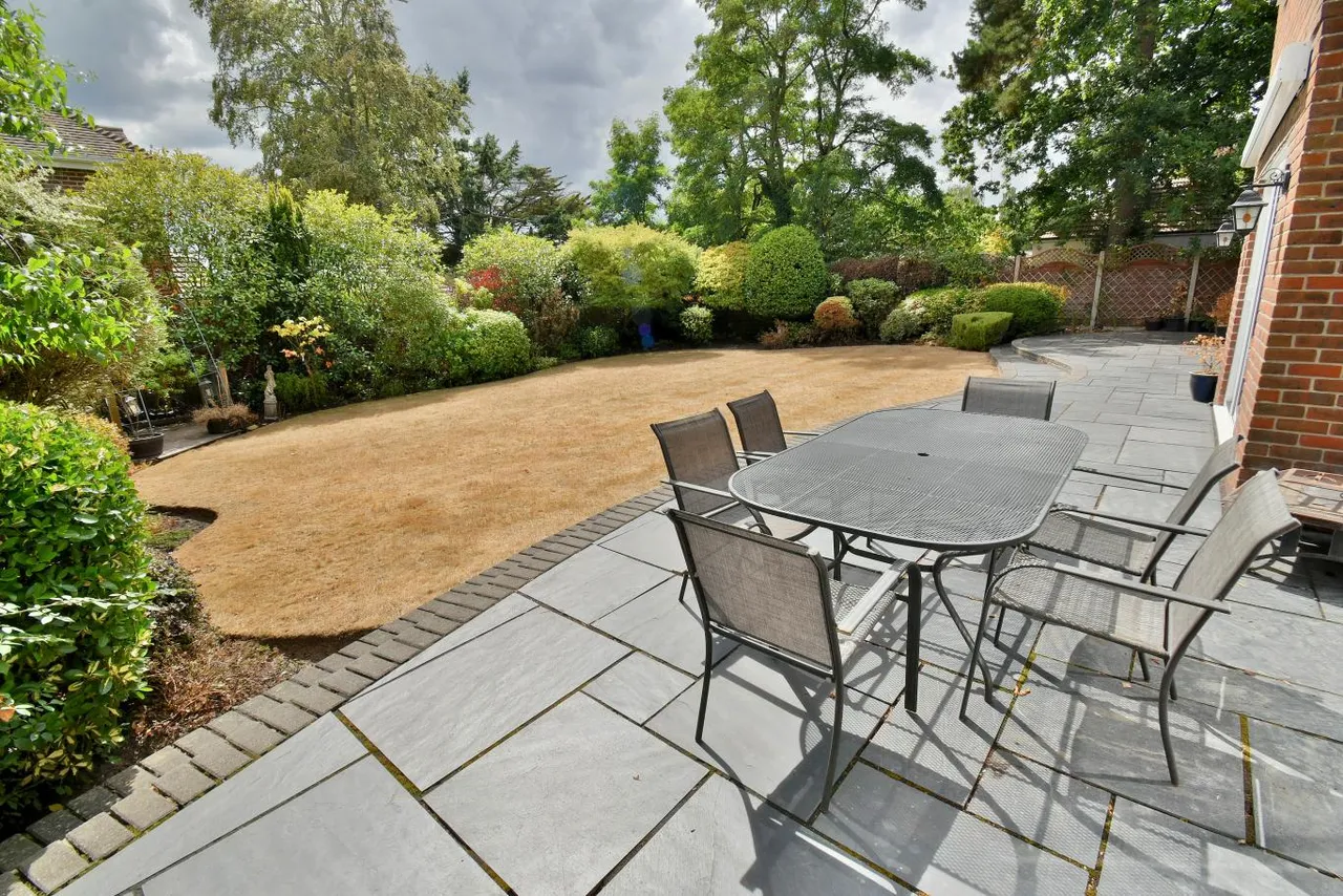 Pinewood Road, BH22, photo 20