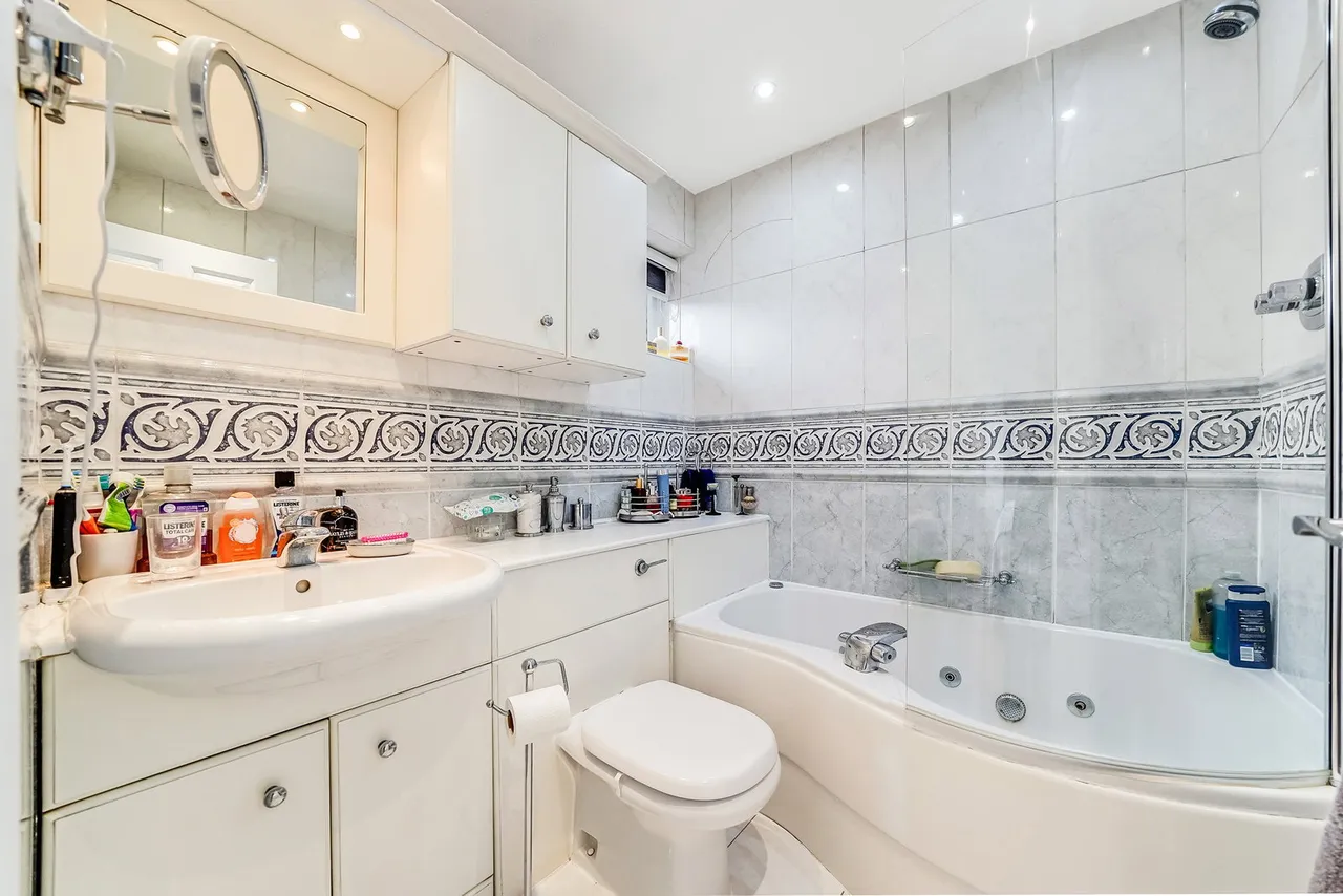 Canterbury Close, Chigwell, IG7, photo 20