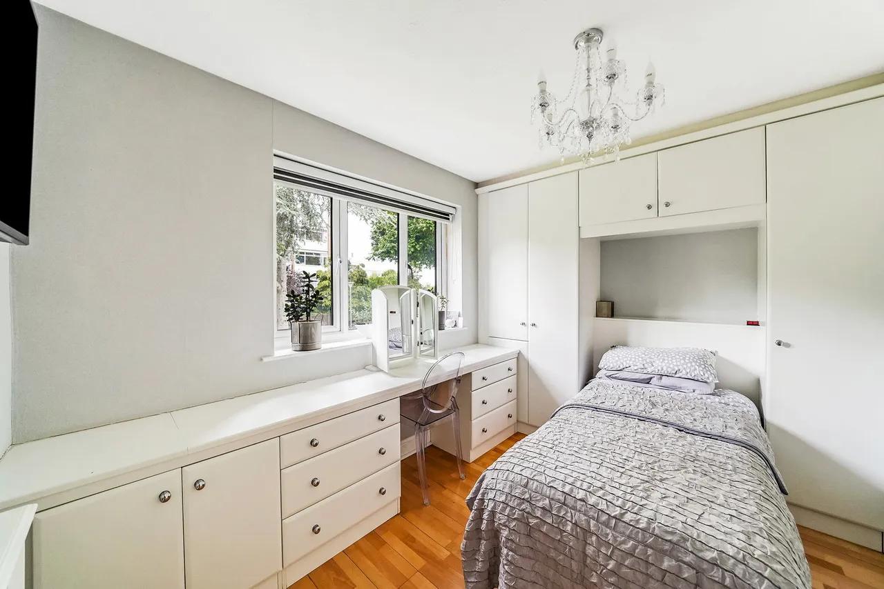 Canterbury Close, Chigwell, IG7, photo 21