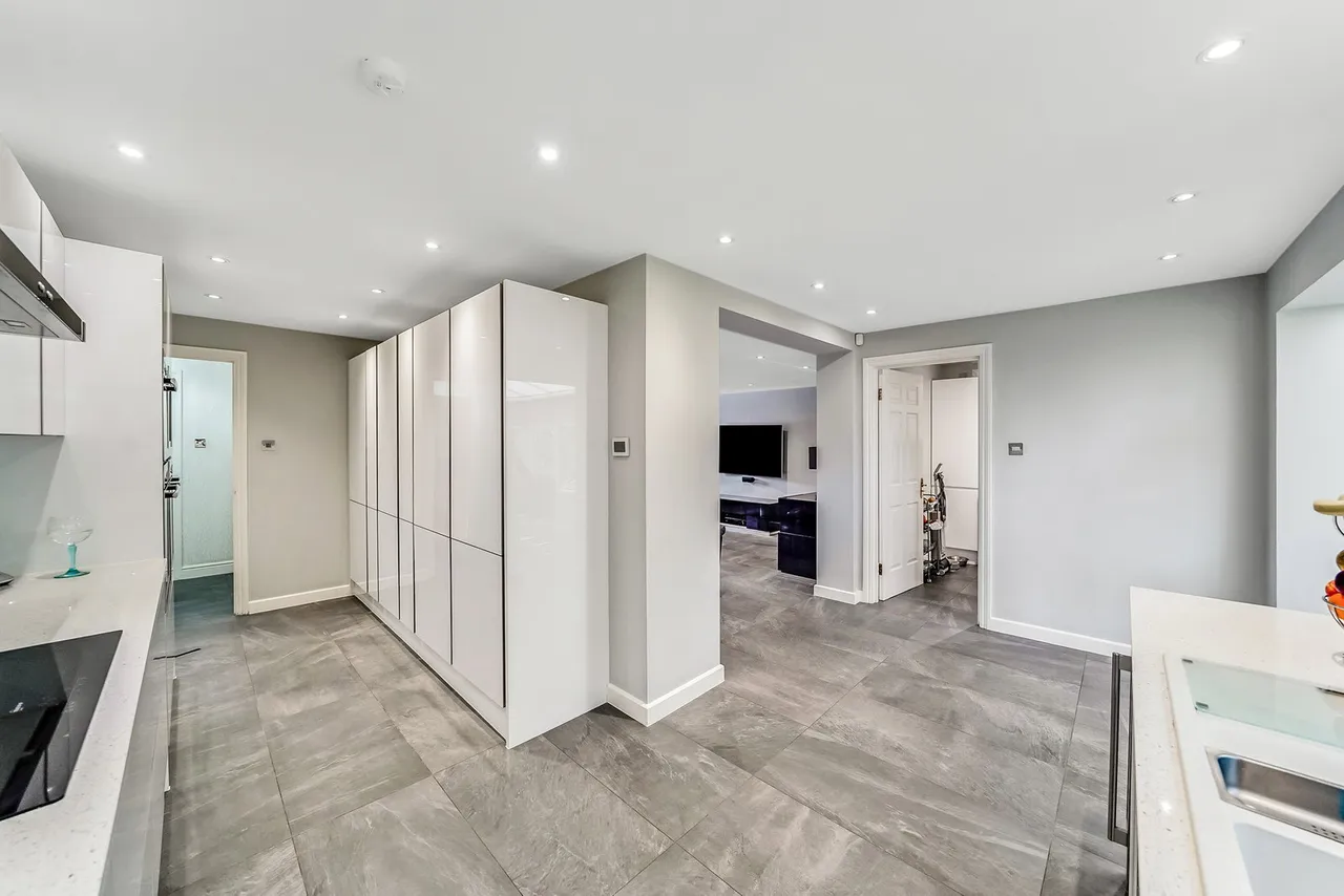 Canterbury Close, Chigwell, IG7, photo 10