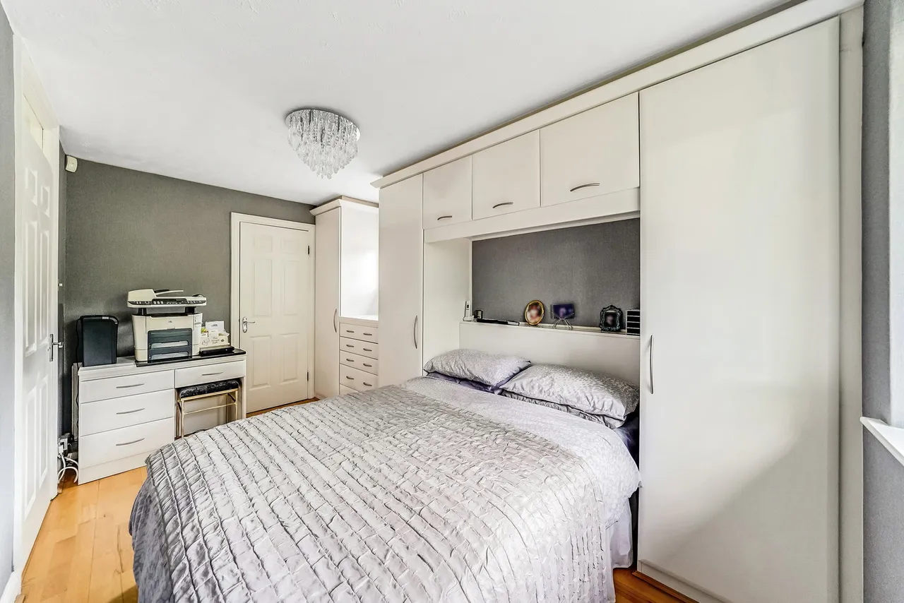 Canterbury Close, Chigwell, IG7, photo 17