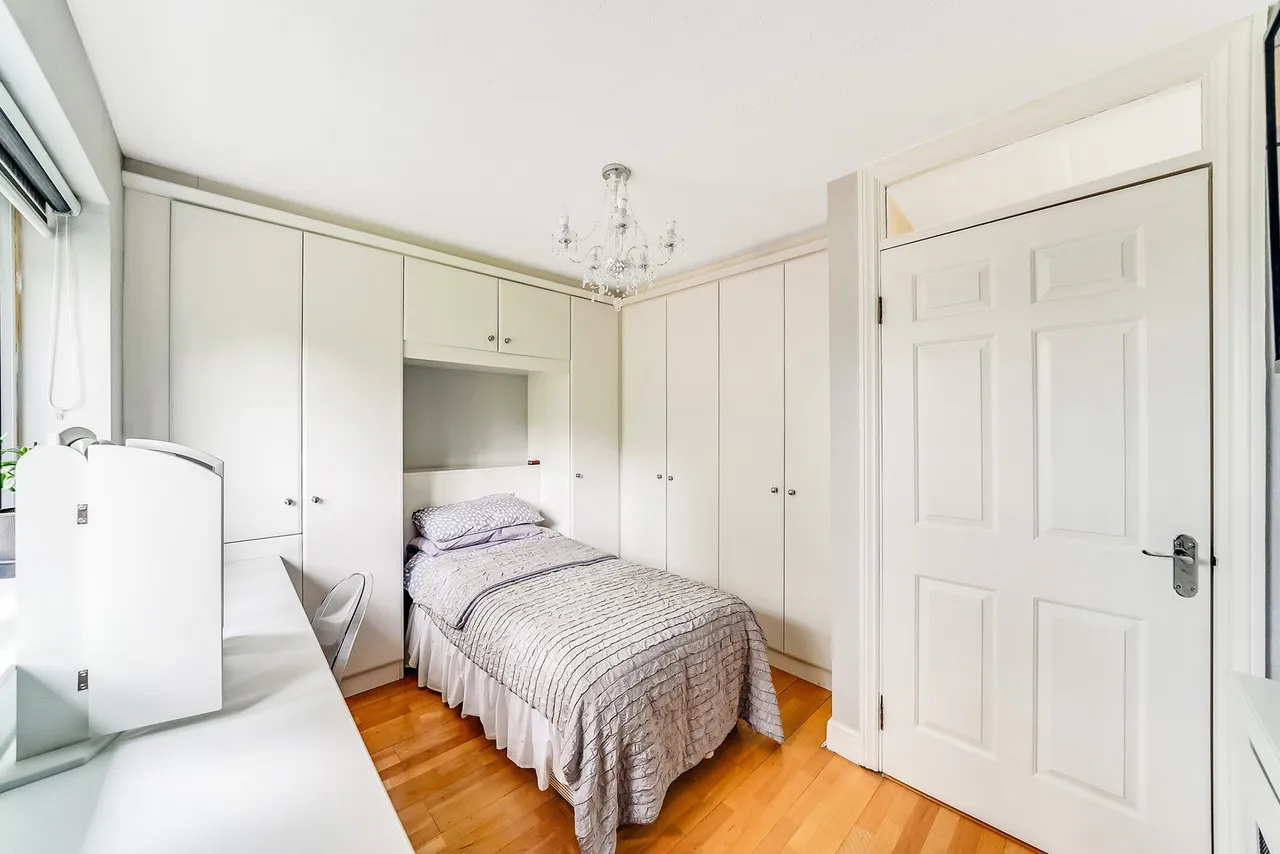 Canterbury Close, Chigwell, IG7, photo 22