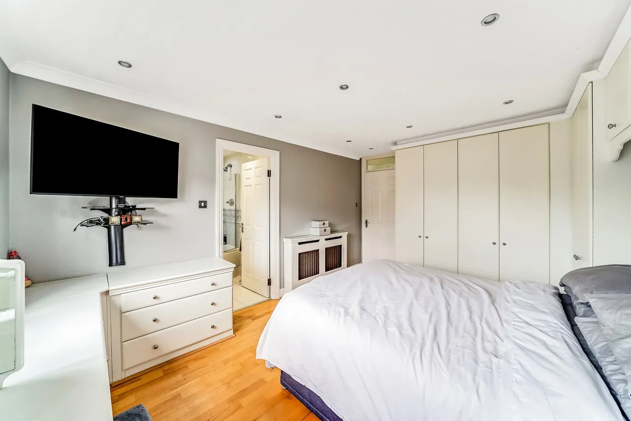 Canterbury Close, Chigwell, IG7, photo 15