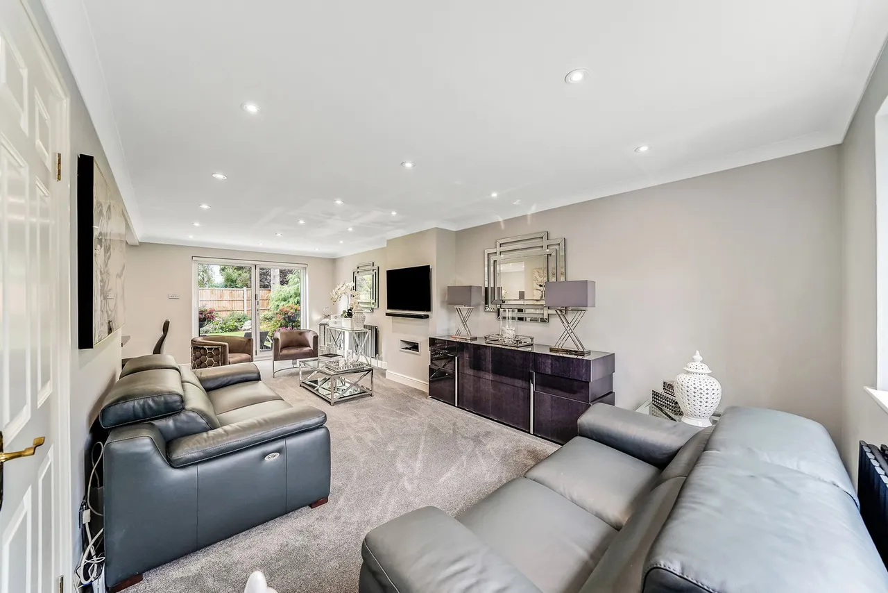 Canterbury Close, Chigwell, IG7, photo 7