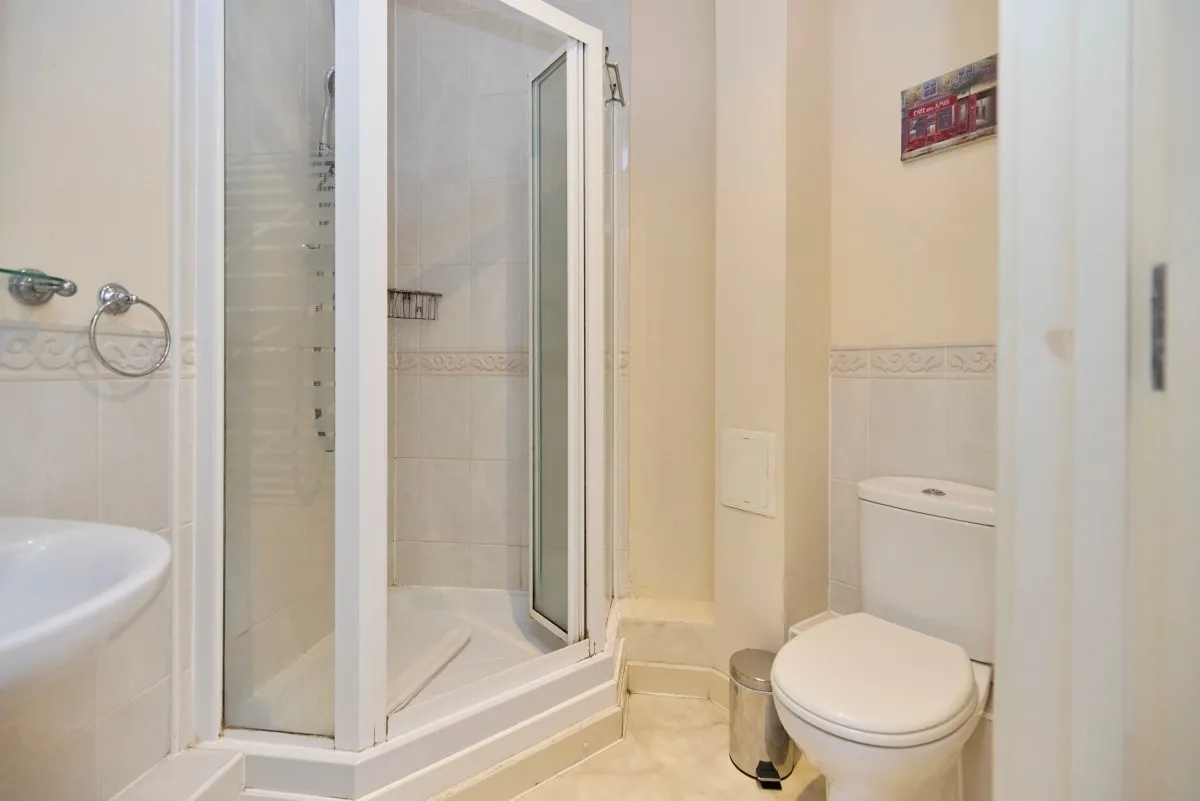 Butler Close Edgware HA8, photo 7