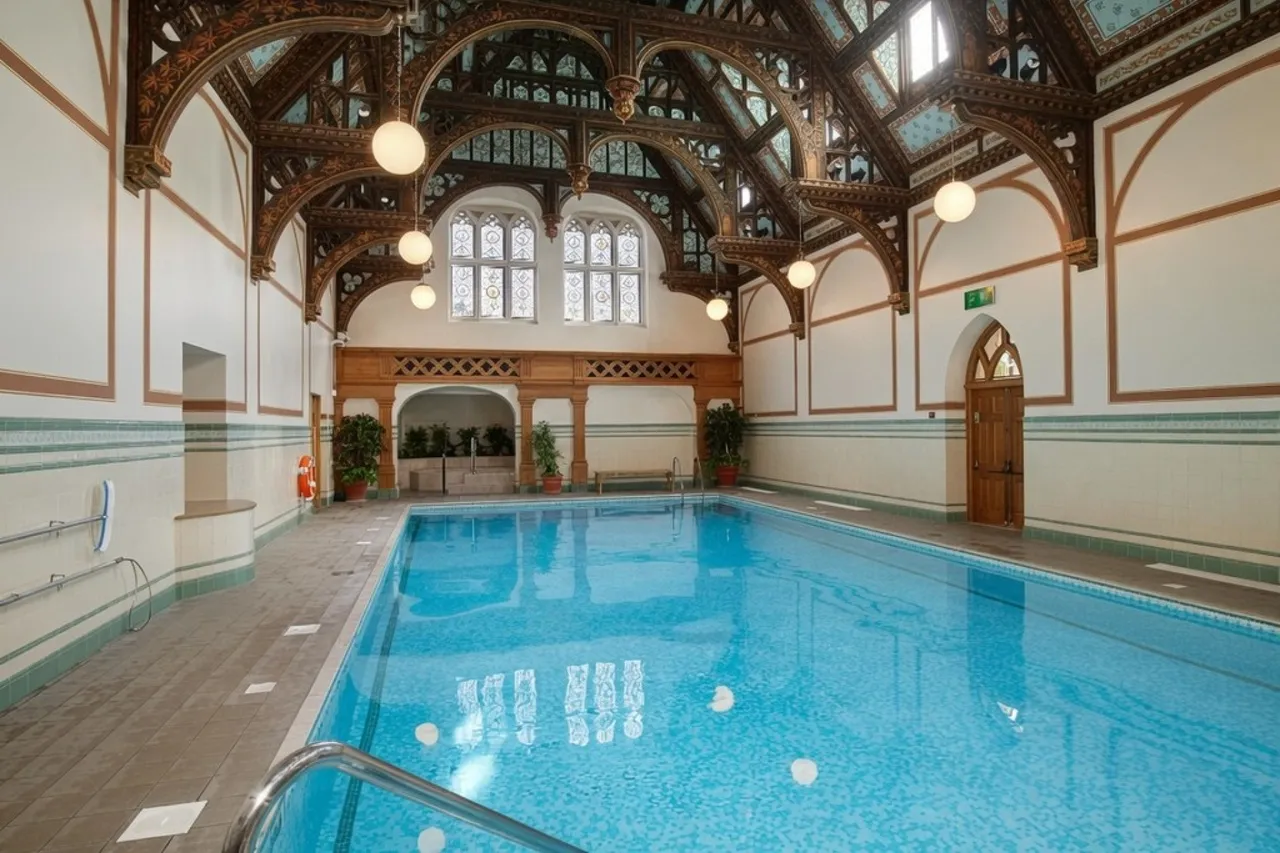 3 bed house to rent, Chapel Square, Virginia Water