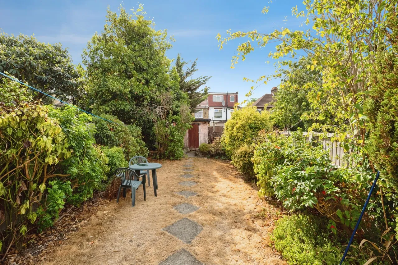 Avondale Road, London, E17, photo 13