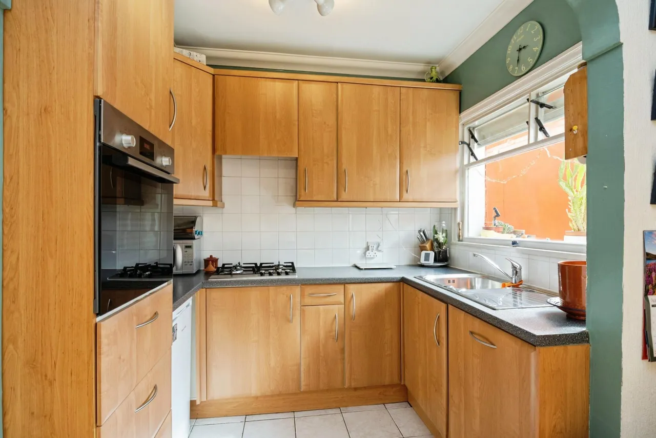 Avondale Road, London, E17, photo 9
