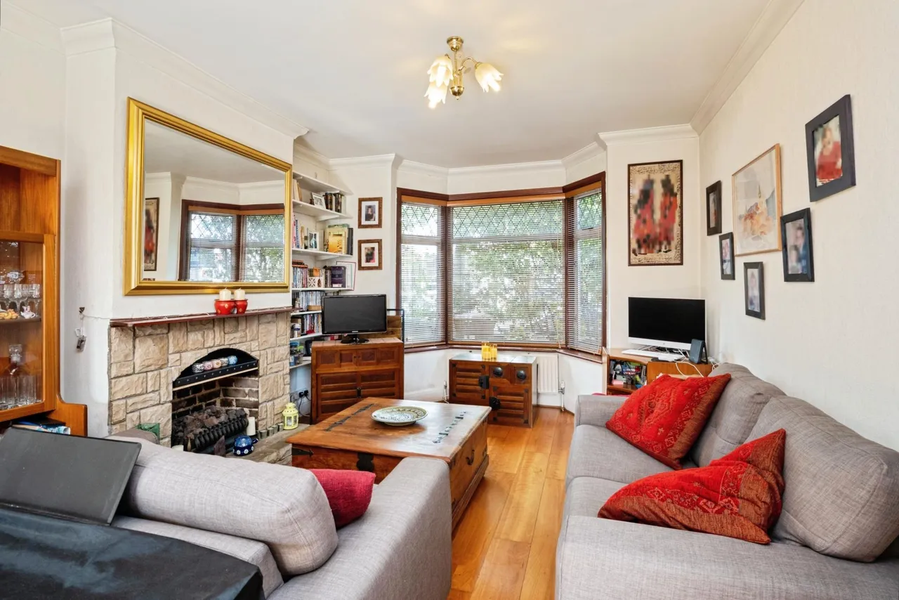 Avondale Road, London, E17, photo 5