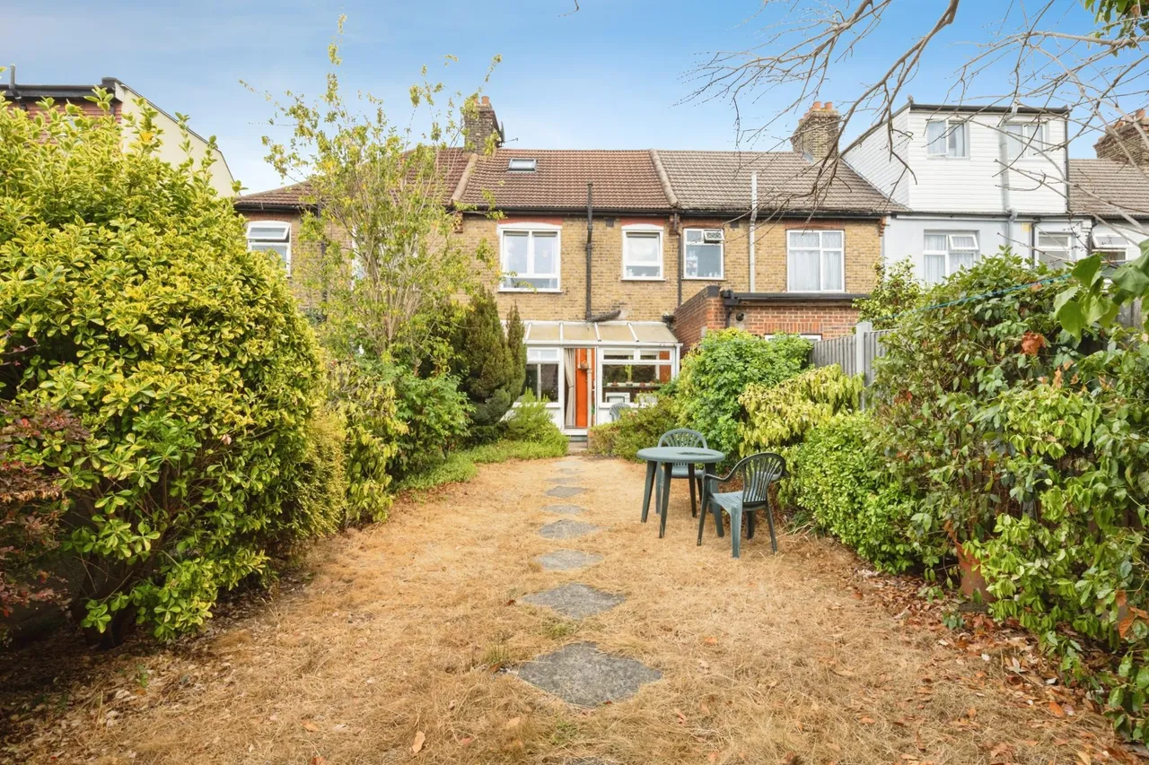 Avondale Road, London, E17, photo 14