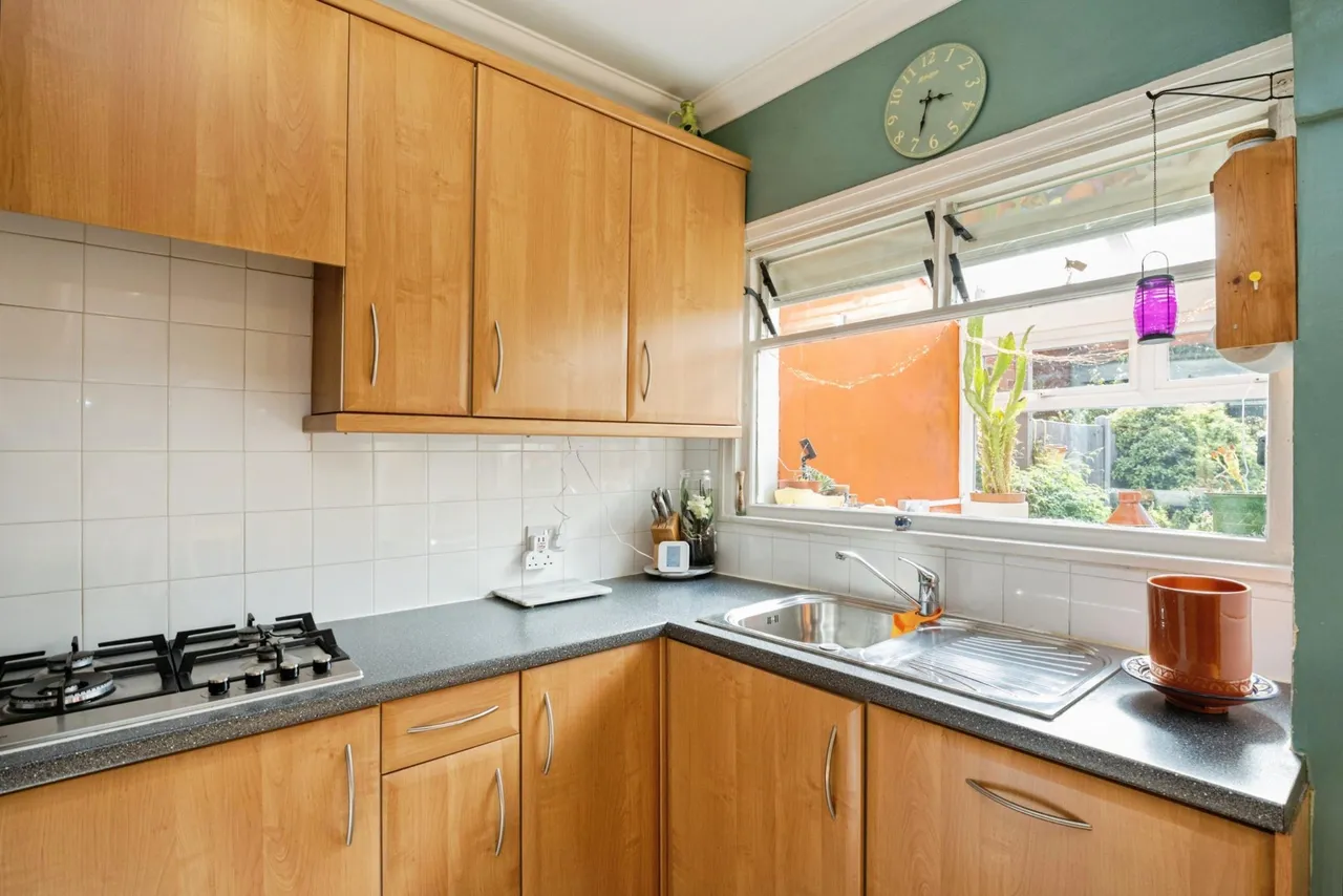 Avondale Road, London, E17, photo 10