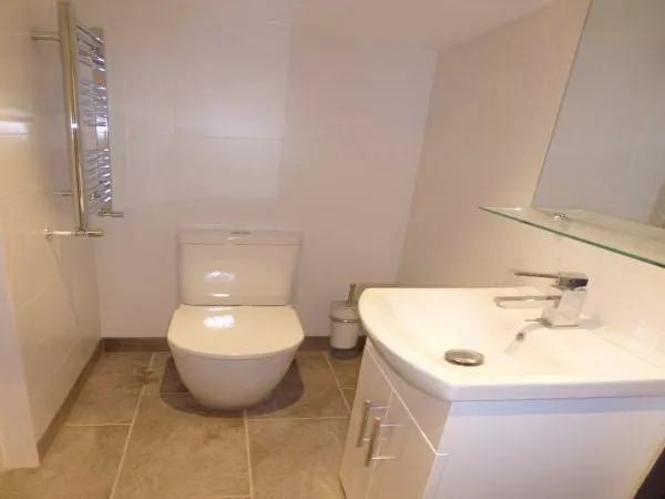 Mansell Road, Greenford, Middlesex, UB6 9EP, photo 4