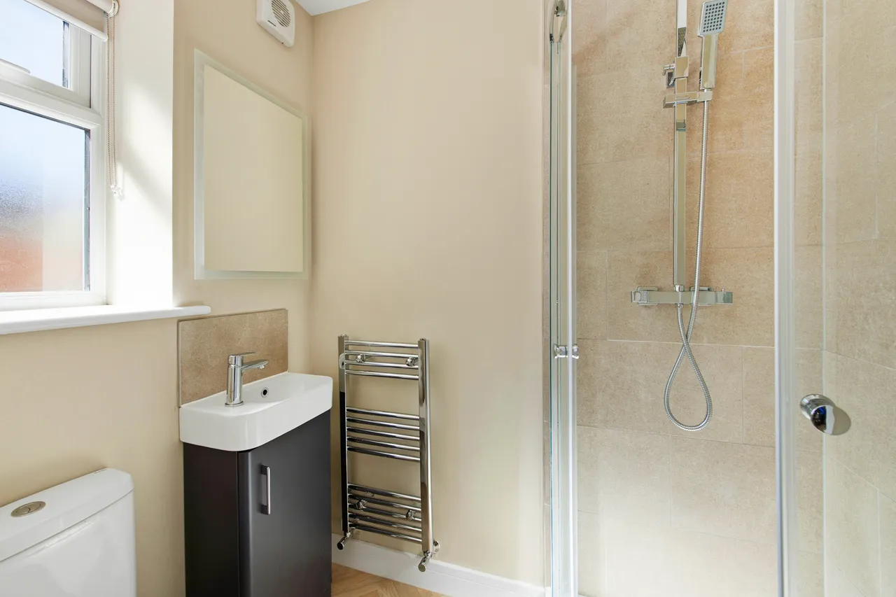 Wellington street, NG10, photo 5