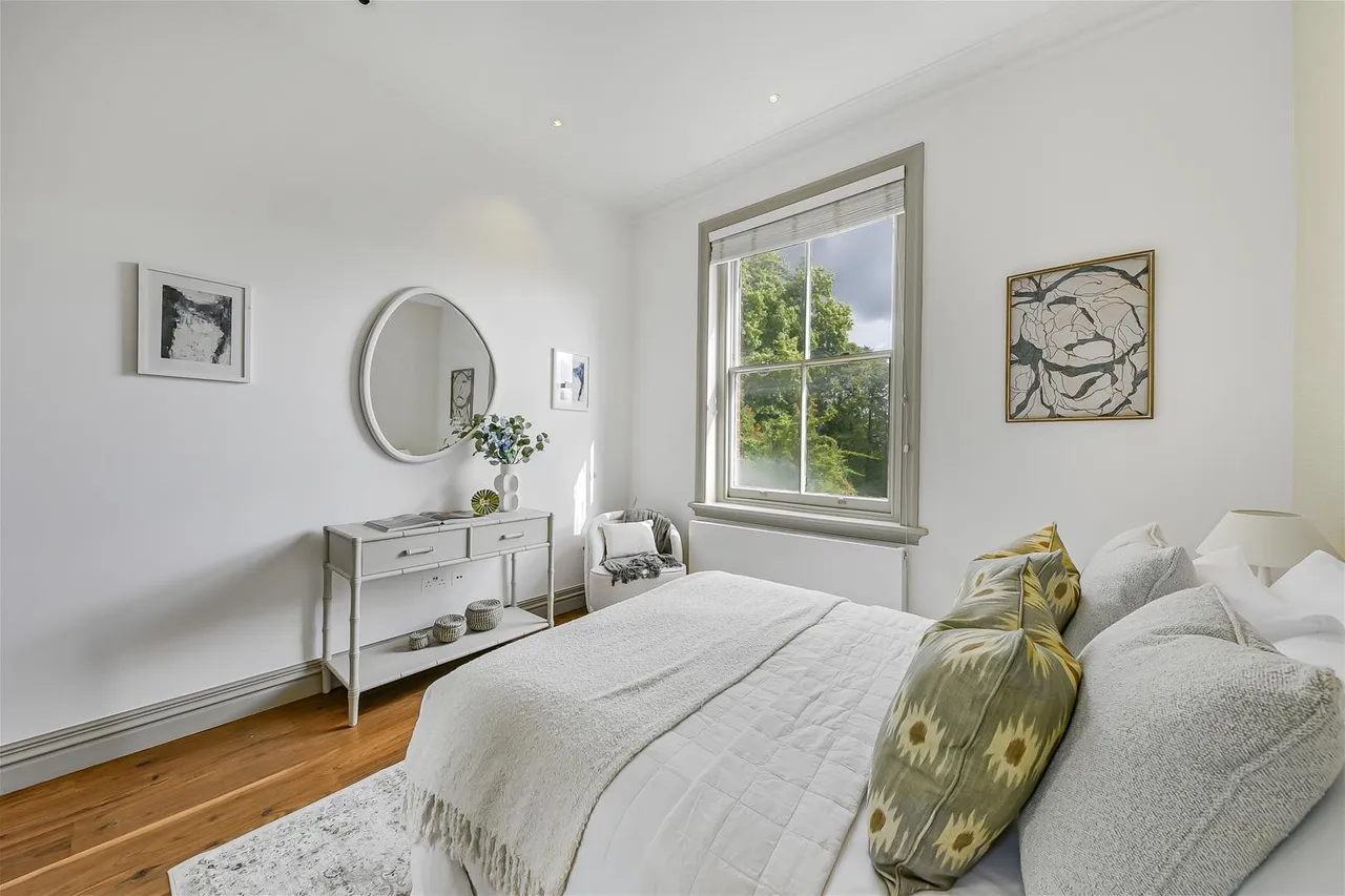 Fitzjohns Avenue, London, NW3, photo 20