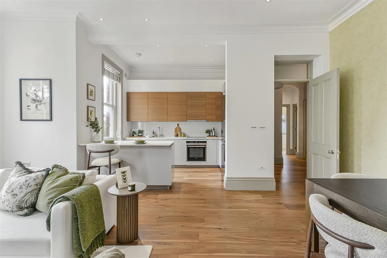 Fitzjohns Avenue, London, NW3, photo 12