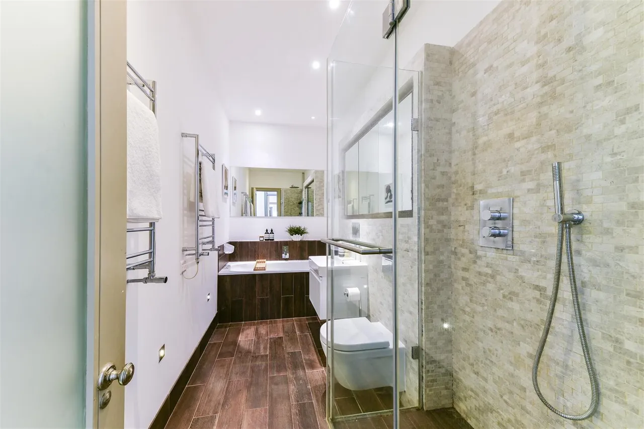 Fitzjohns Avenue, London, NW3, photo 8