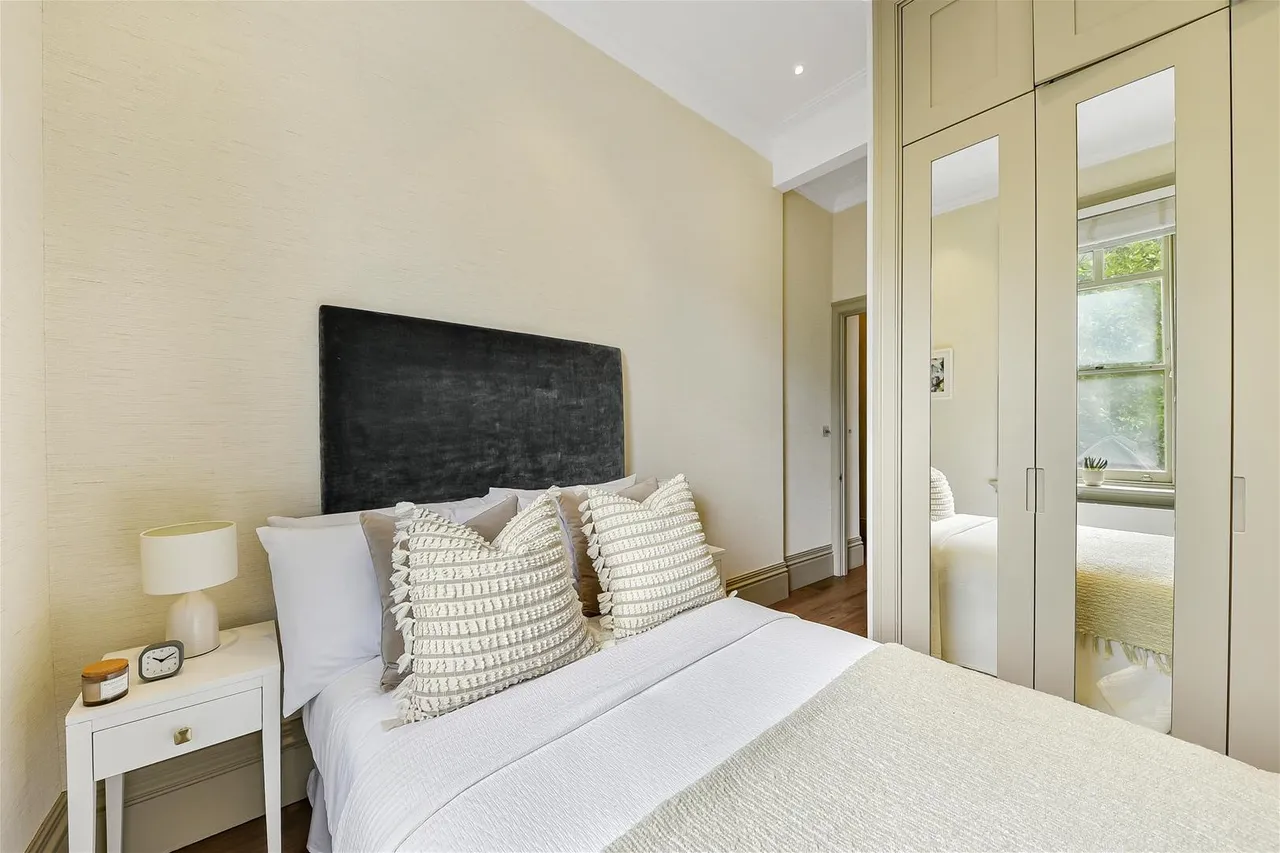 Fitzjohns Avenue, London, NW3, photo 24