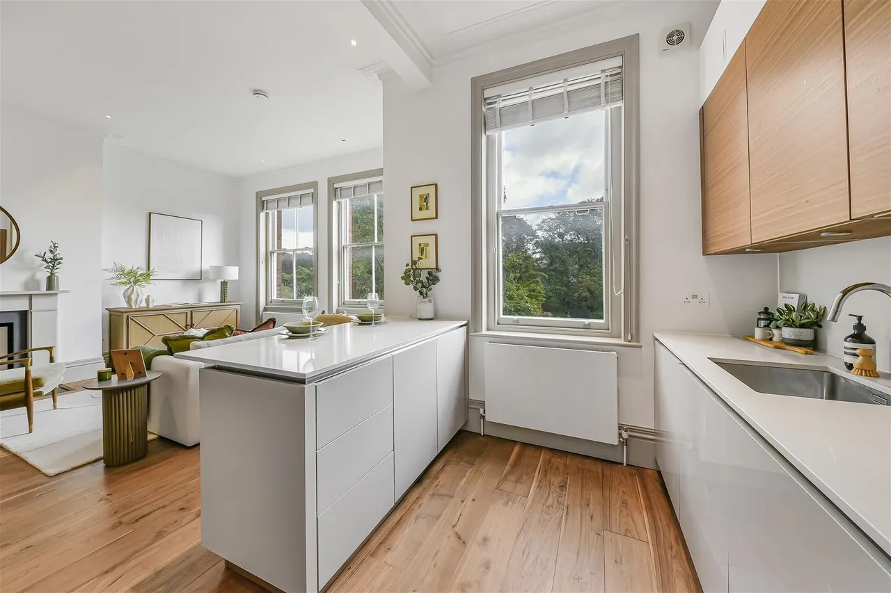 Fitzjohns Avenue, London, NW3, photo 18