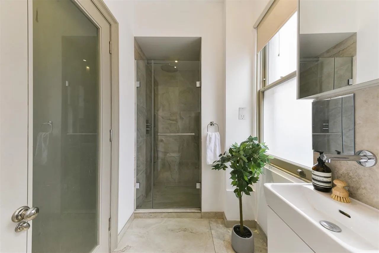Fitzjohns Avenue, London, NW3, photo 25
