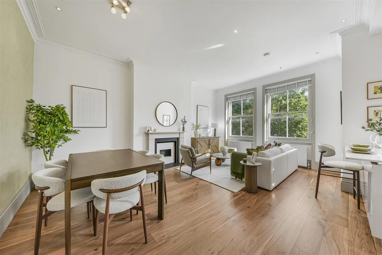 3 bed flat for sale, Fitzjohns Avenue, London, NW3