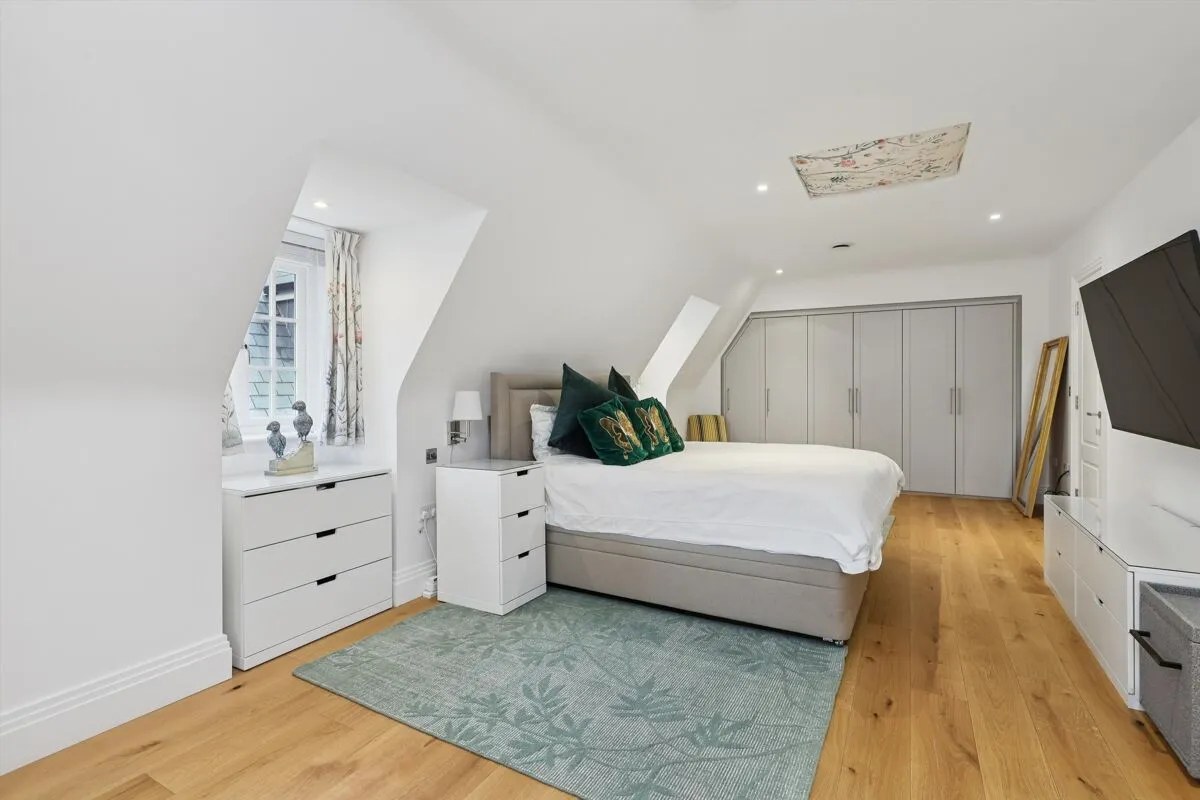 Broadoaks Park Road, West Byfleet, KT14, photo 10
