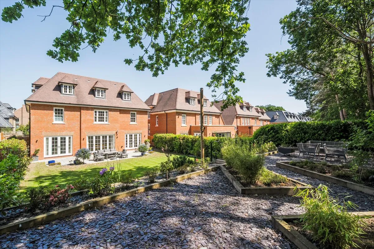 Broadoaks Park Road, West Byfleet, KT14, photo 24