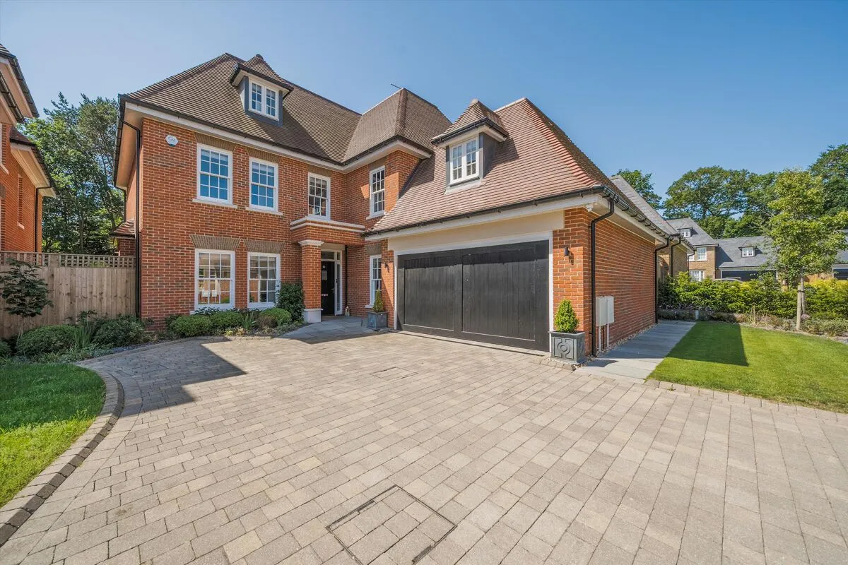 6 bed house for sale, Broadoaks Park Road, West Byfleet, KT14