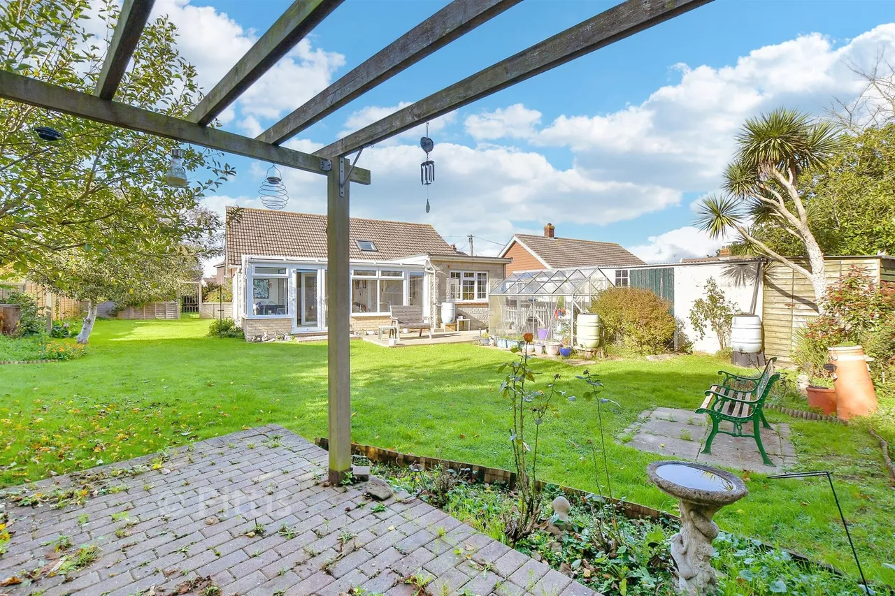 2 bed house for sale, Warlands Lane, Shalfleet, PO30