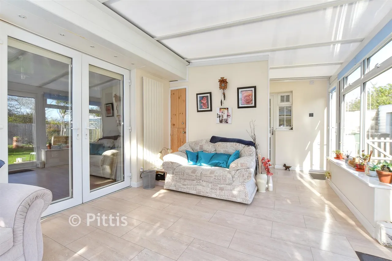 Warlands Lane, Shalfleet, PO30, photo 9
