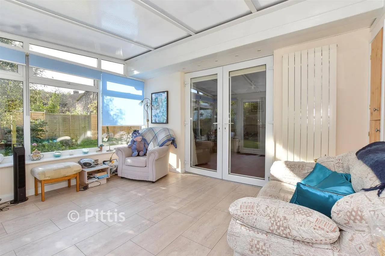 Warlands Lane, Shalfleet, PO30, photo 10