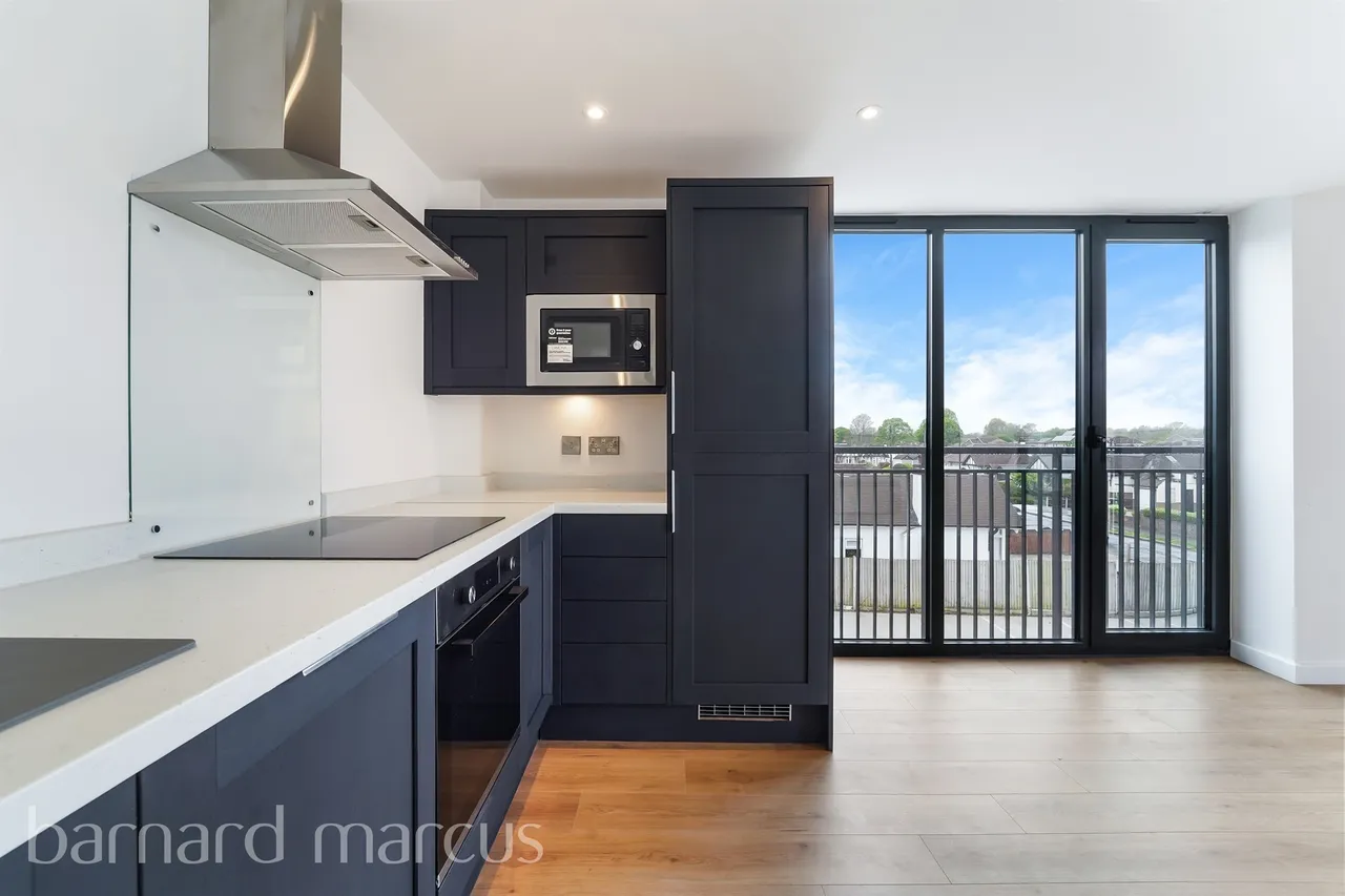 Tealing Drive, Epsom, KT19, photo 6