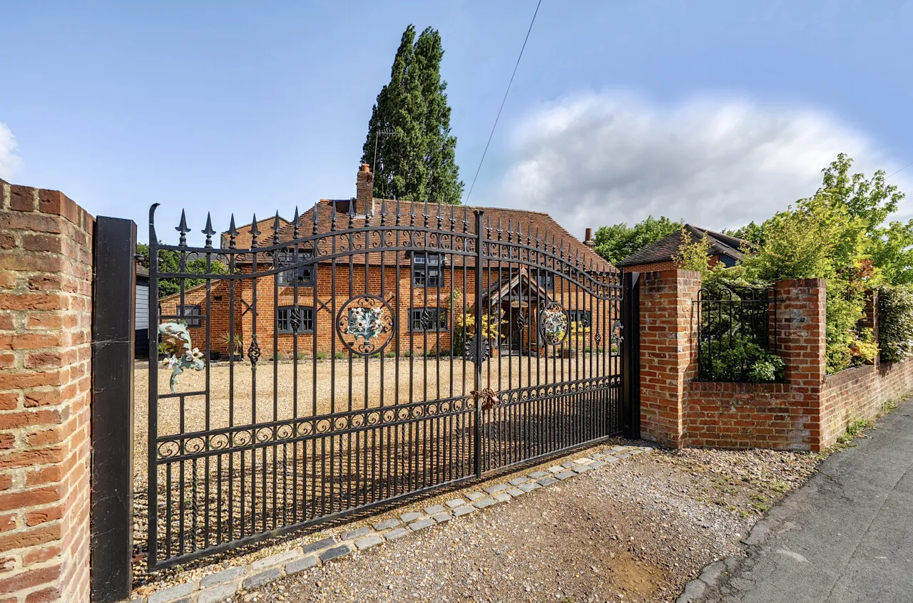 Eastern Road, Aldershot, Hampshire, GU12 4TB, photo 29