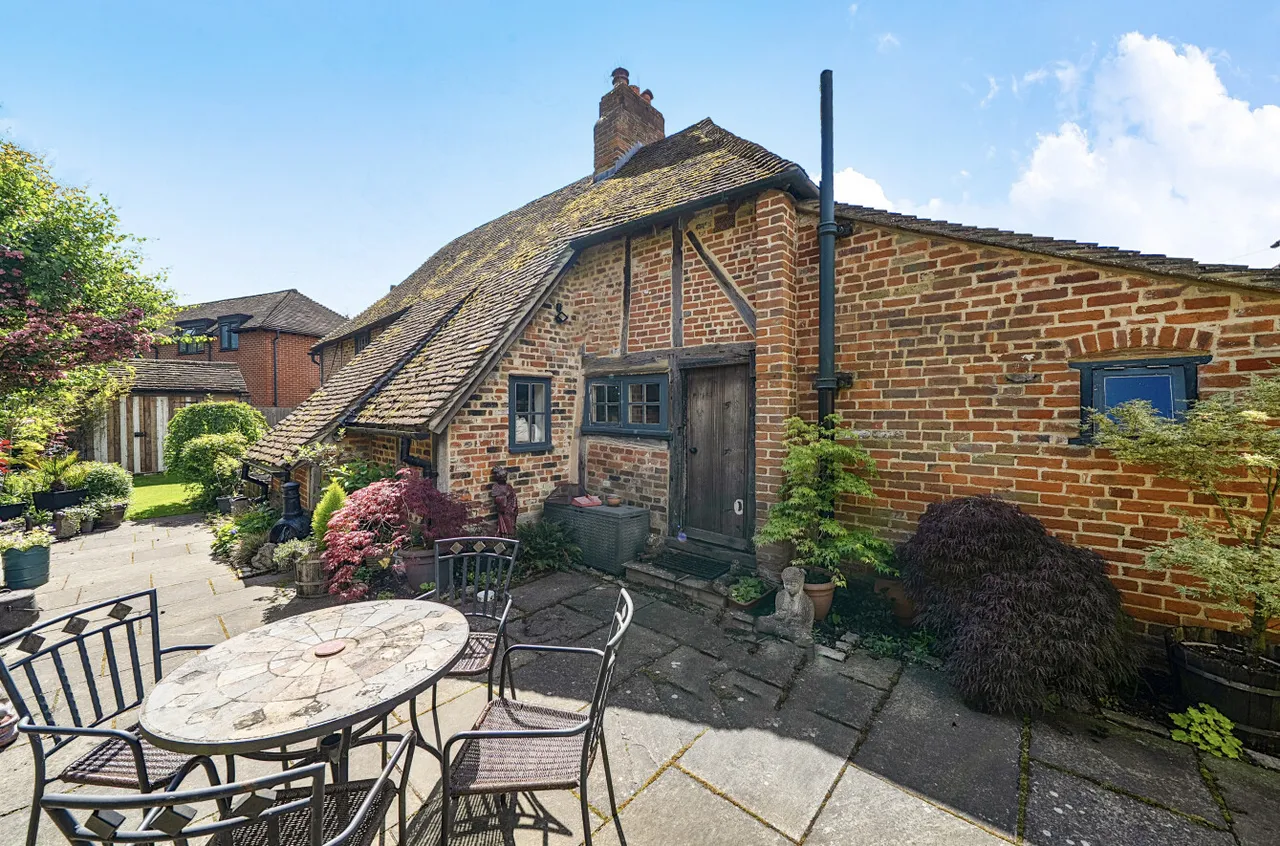 Eastern Road, Aldershot, Hampshire, GU12 4TB, photo 4