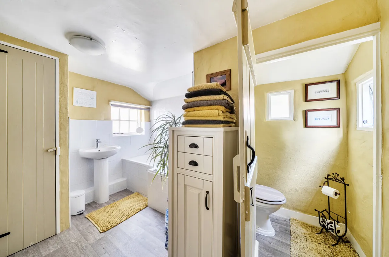 Eastern Road, Aldershot, Hampshire, GU12 4TB, photo 25