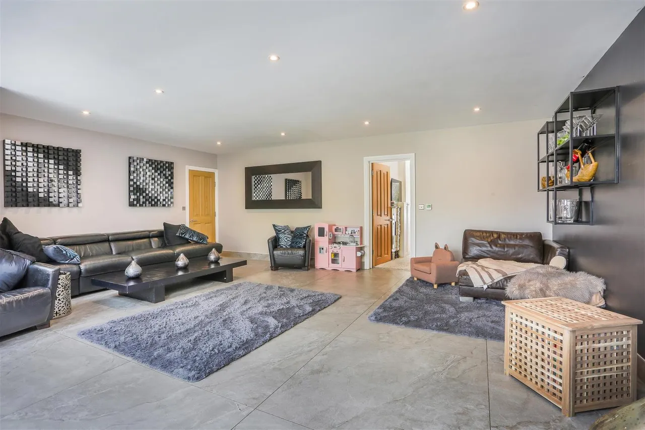 Northey Avenue, Cheam, SM2 7HU, photo 6