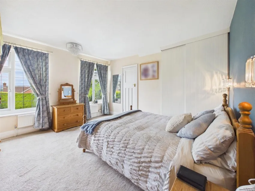 Stroud Road, Tuffley, photo 14