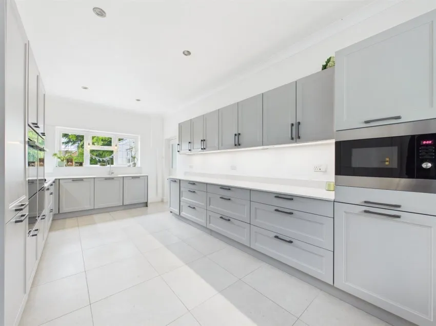 Stroud Road, Tuffley, photo 5