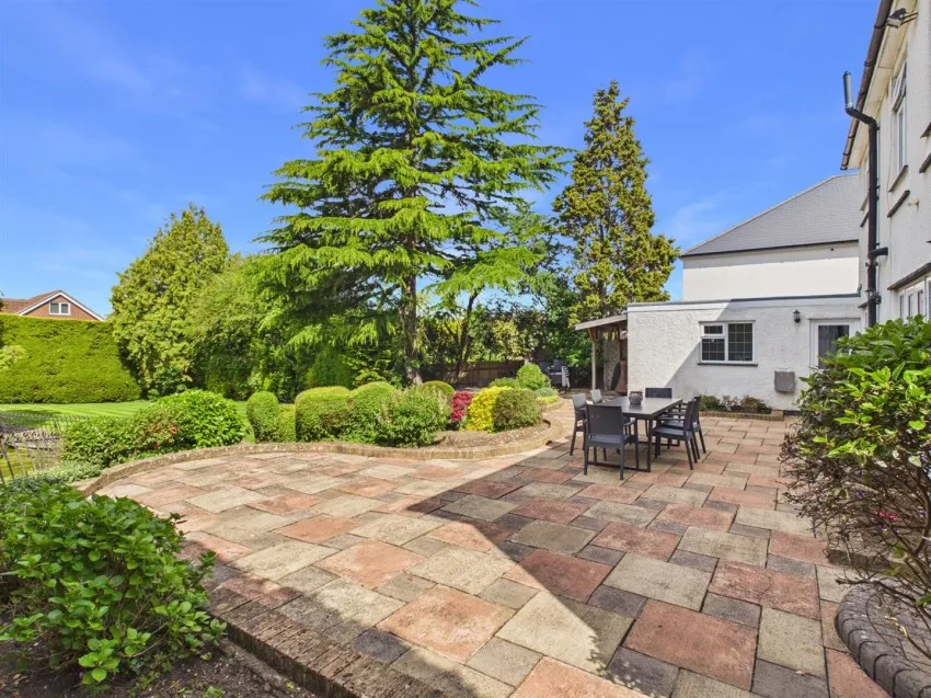 Stroud Road, Tuffley, photo 23